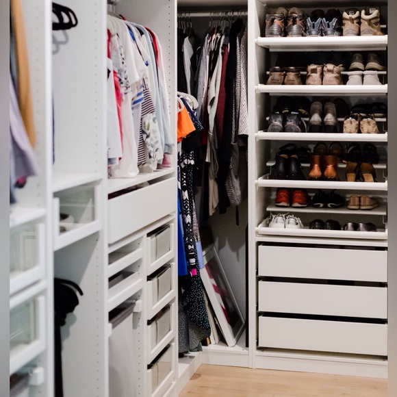 Meet your Posher, A - Picture 3 of 6